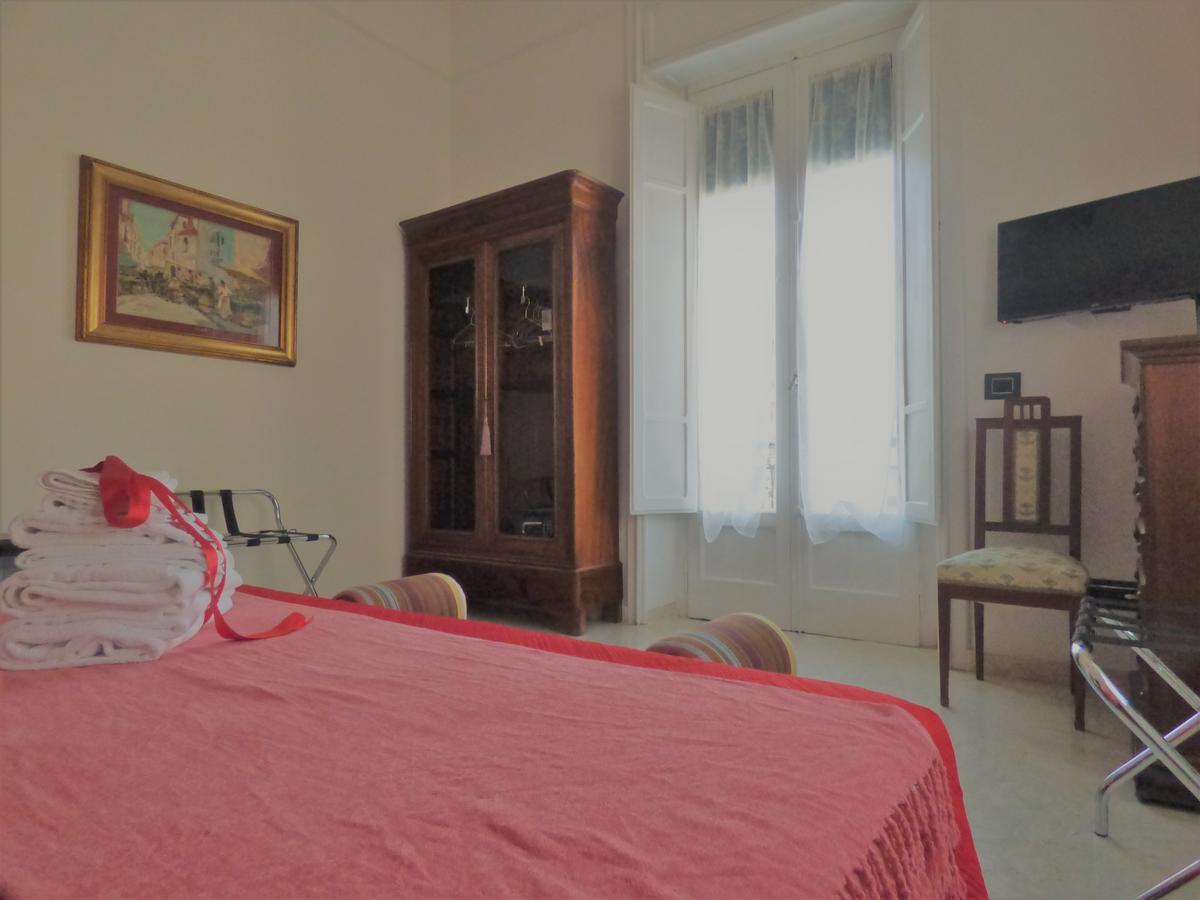 Conte Di Morelia Salerno Bagian luar foto