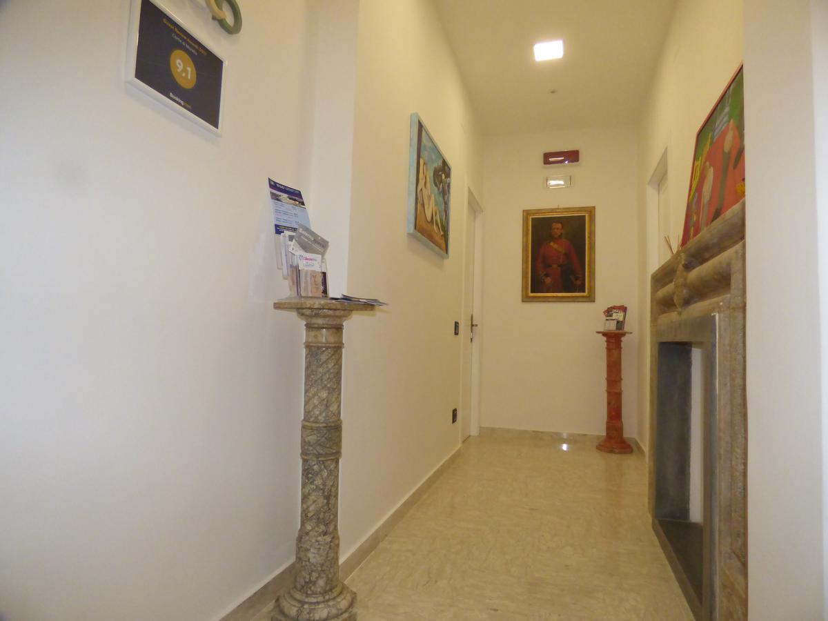 Conte Di Morelia Salerno Bagian luar foto